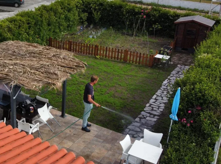Imagen de Jardín con mesa para 12