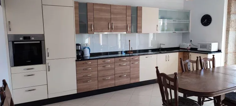 Imagen de Cocina con todo lavavajillas