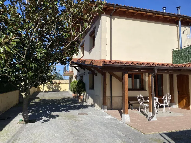 Imagen de Exterior con porche y barbacoa