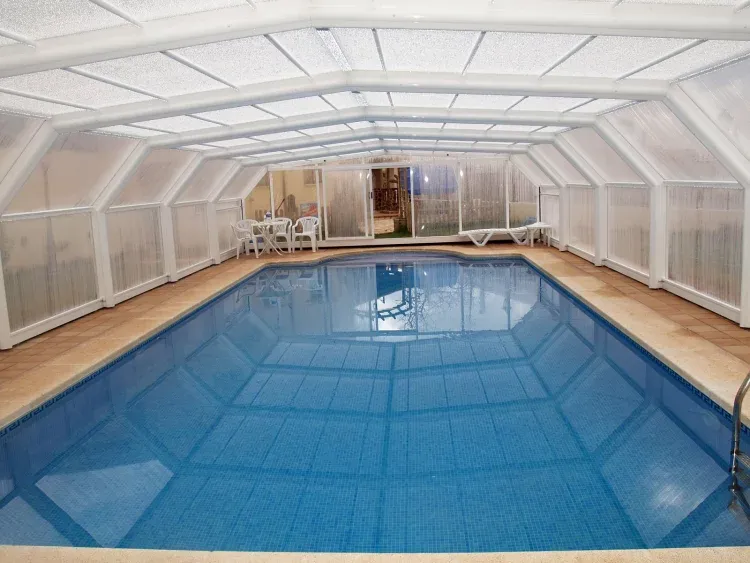 Imagen de piscina climatizada