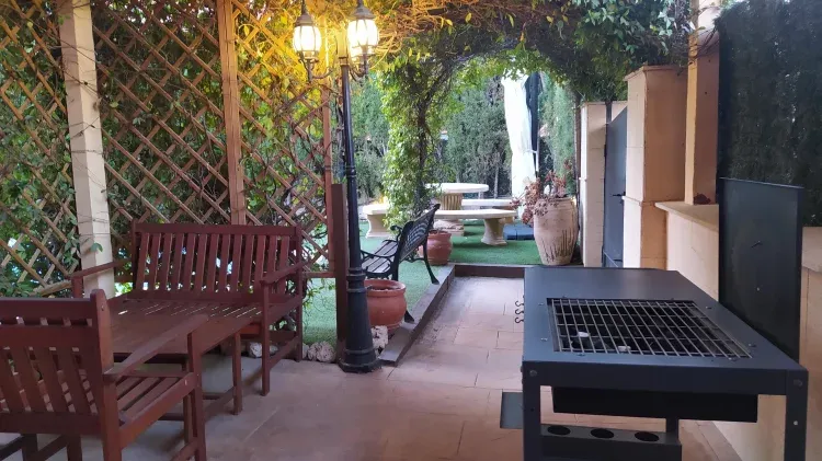 Imagen de Zona chill-out y barbacoa