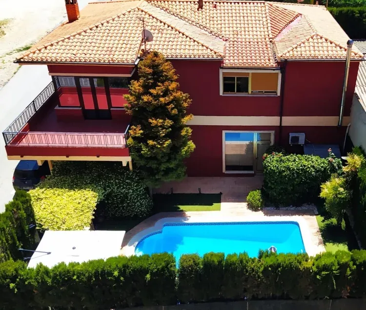 Imagen de PANORAMICA CASA AXIER EN VERANO
