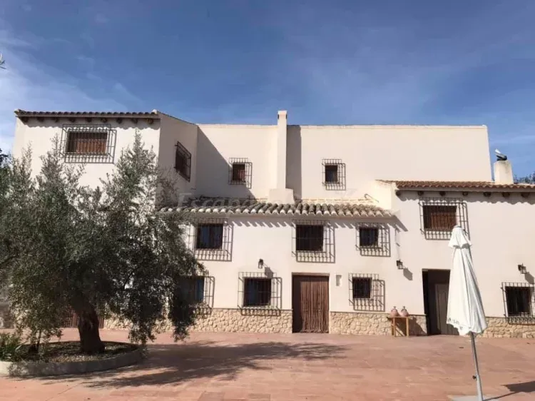 Imagen de Cortijo el Álamo 2: Fachada de abajo