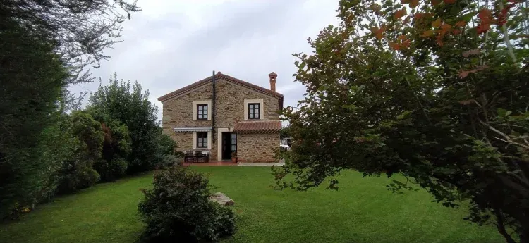 Imagen de Fachada jardín de la casa del Campo
