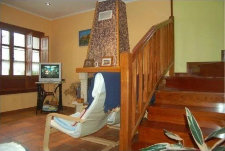 Imagen de Salón con chimenea