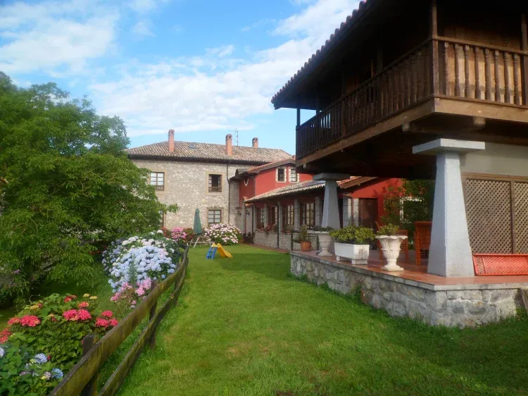 Imagen de el jardin del hotel rural 