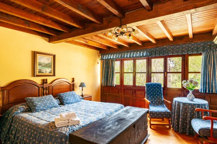 Imagen de Dormitorio con galería (Casa La Regoria). 