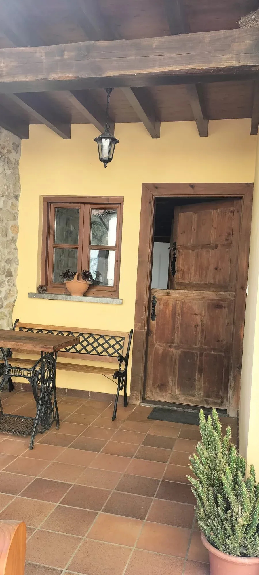 Imagen de Entrada y porche Collau I