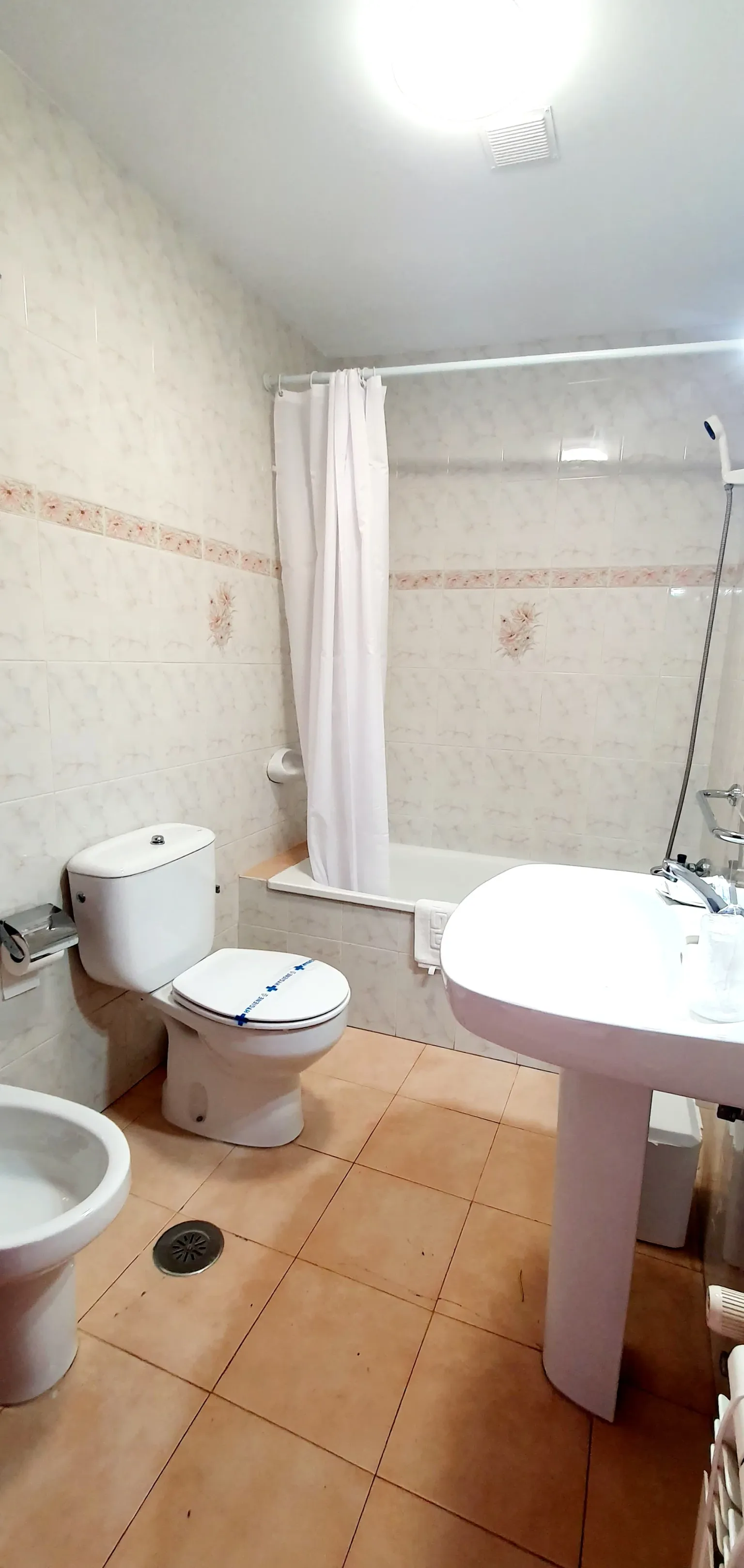 Imagen de Baño con bañera