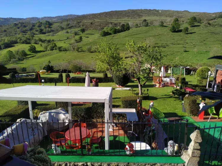Imagen de Jard&iacute;n con barbacoa