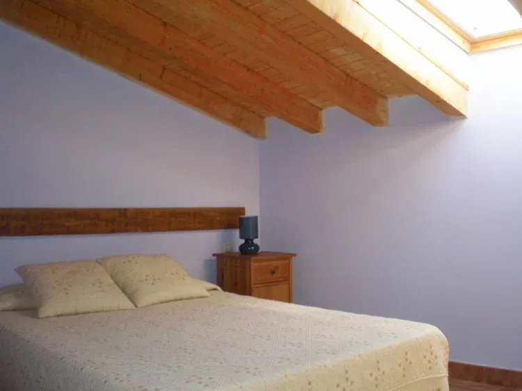 Imagen de Habitación de matrimonio. La casa cuenta con un total de 3 de matrimonio y 1 doble