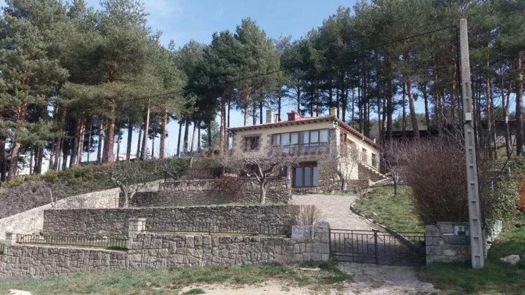 Imagen de Vista exterior Los Rosales de Gredos