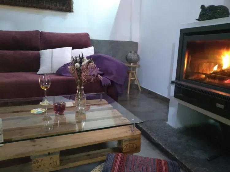 Imagen de Salón con chimenea