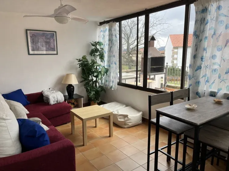 Imagen de Cenador con sofa y mesa
