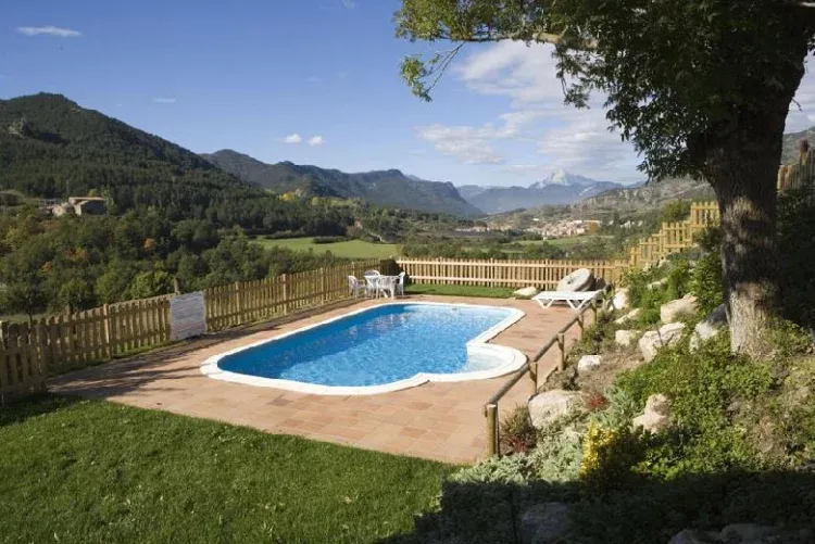 Imagen de Piscina y el valle de Lillet