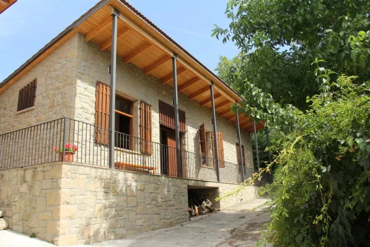 Imagen de Fachada de la casa pequeña(La petita del molí d'en Sala)