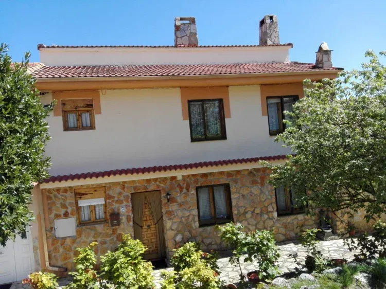 Imagen de Vista frontal y terraza