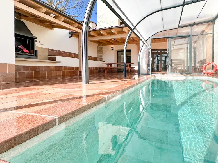 Imagen de Piscina y Barbacoa
