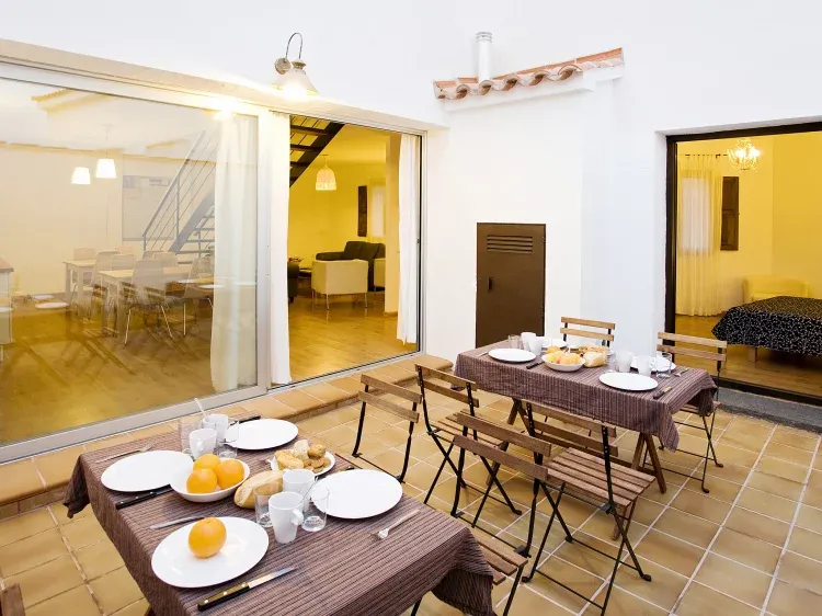Imagen de Patio, salón, habitación 1