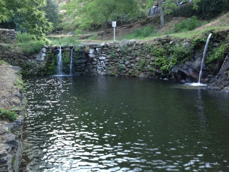 Imagen de piscina natural