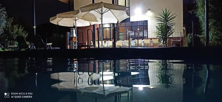 Imagen de Piscina y porche