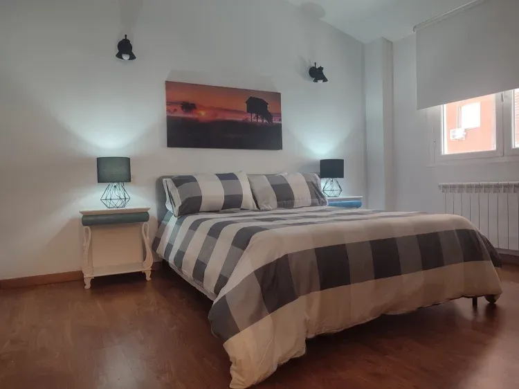 Imagen de habitacion principal con cama de matrimonio