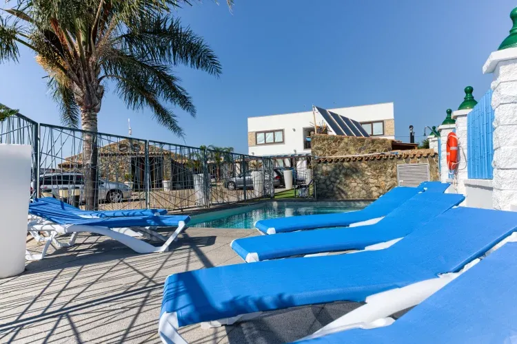 Imagen de PISCINA EXTERIOR