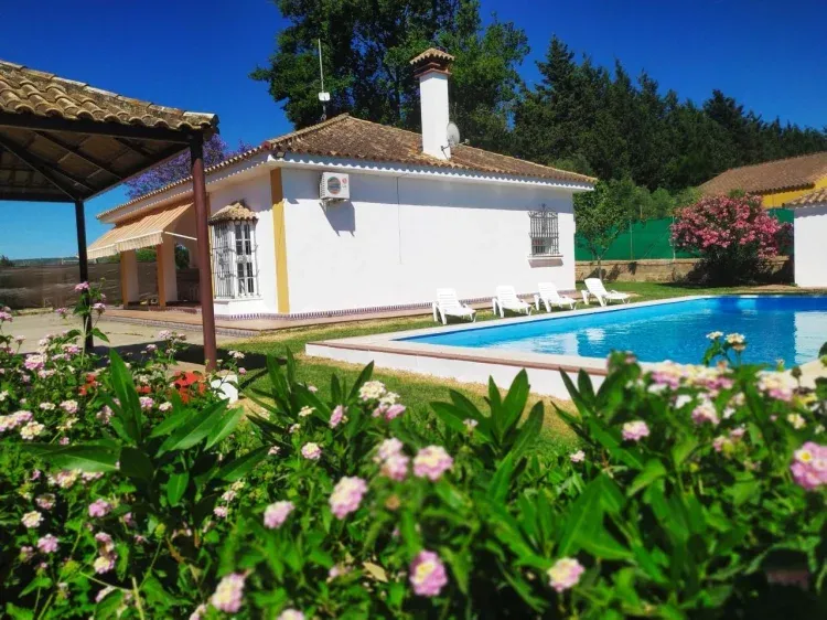 Imagen de jardín casa el estribo