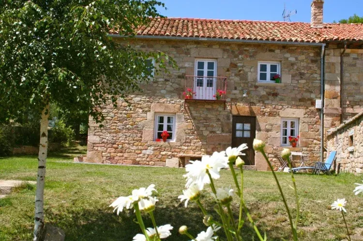 Imagen de fachada de casadeencimabia