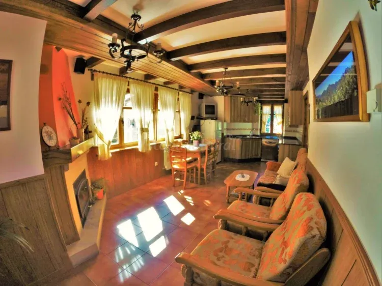 Imagen de Salón, Peña Prieta