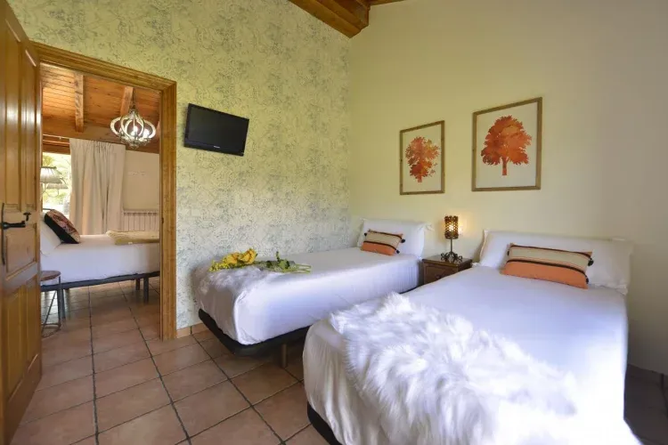 Imagen de habitacion doble con baño