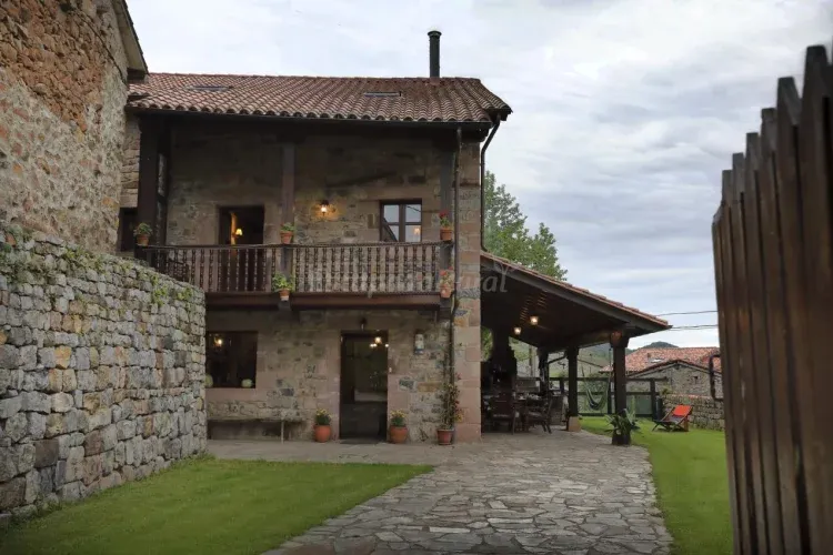 Imagen de fachada de la casa