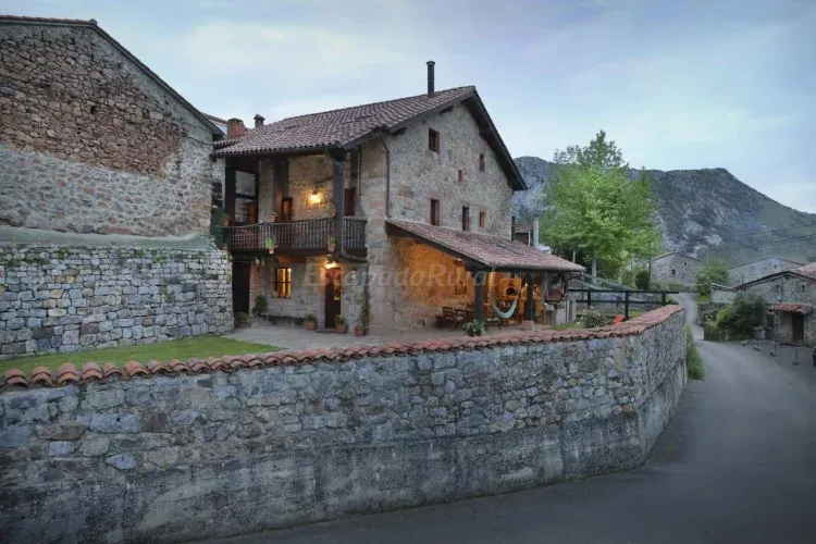 Imagen de fachada de la casa