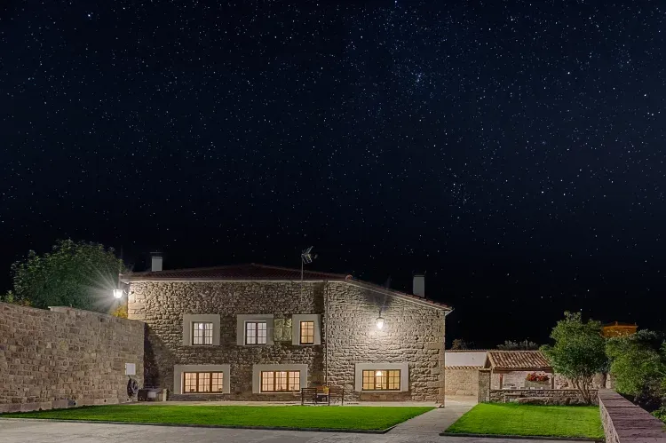 Imagen de Exterior nocturno