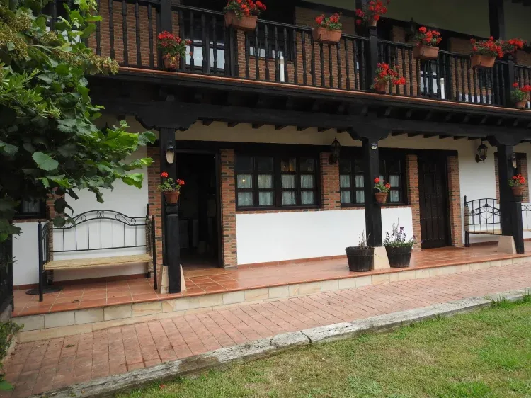 Imagen de Exterior con jardín