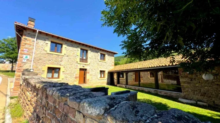 Imagen de Fachada casa rural Monte Regliz