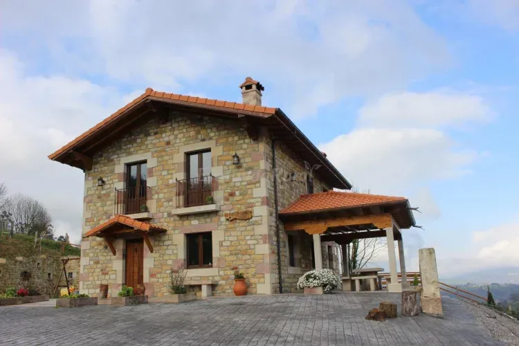 Imagen de Fachada principal de la Cabaña de la Abuela