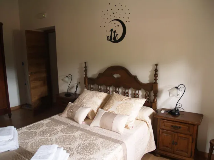 Imagen de Habitación de matrimonio con salida a balcón