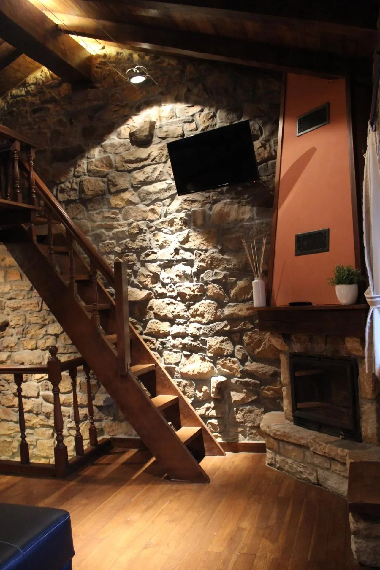 Imagen de Sala con chimenea