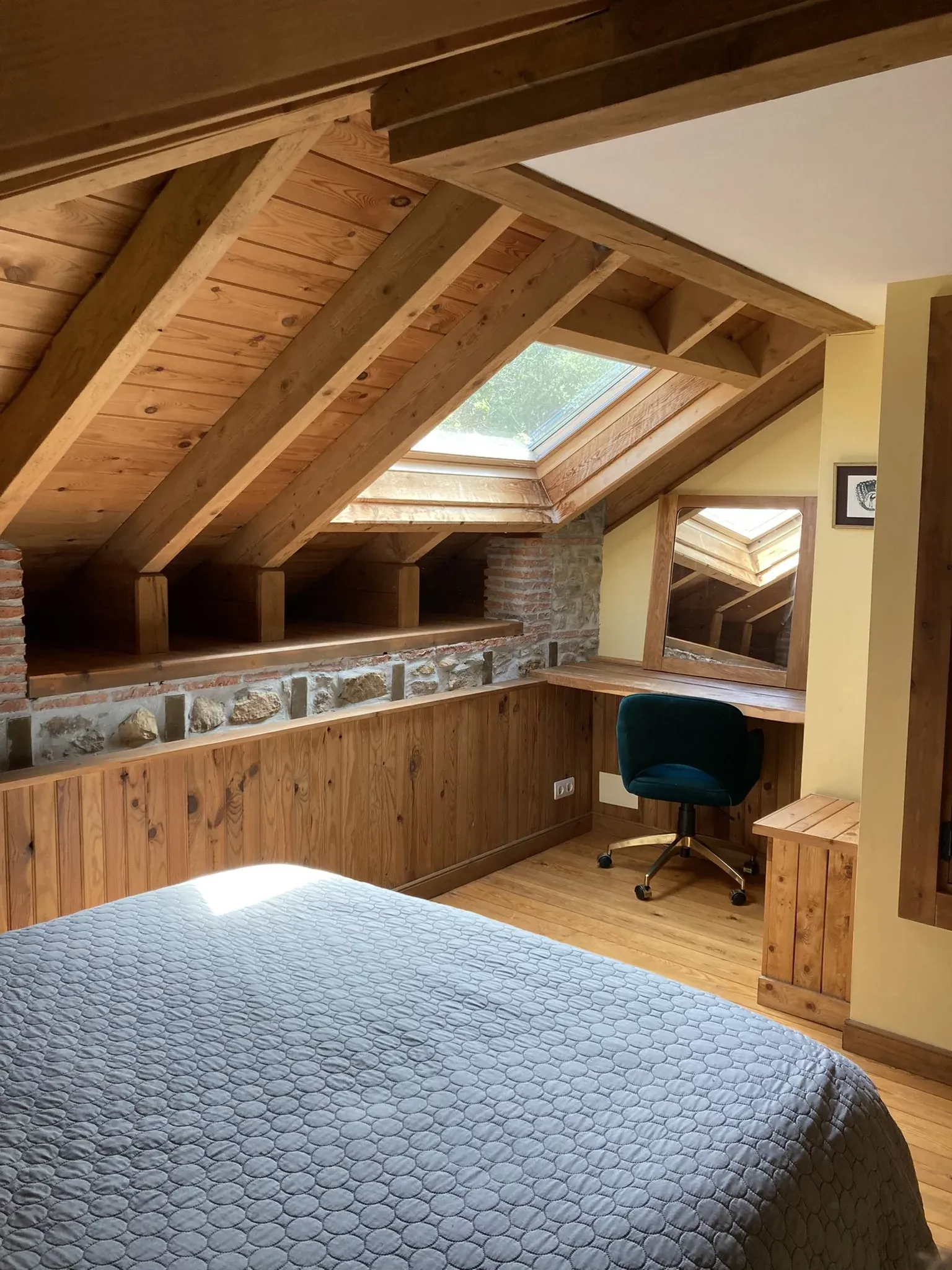 Imagen de Habitación matrimonio con zona de trabajo