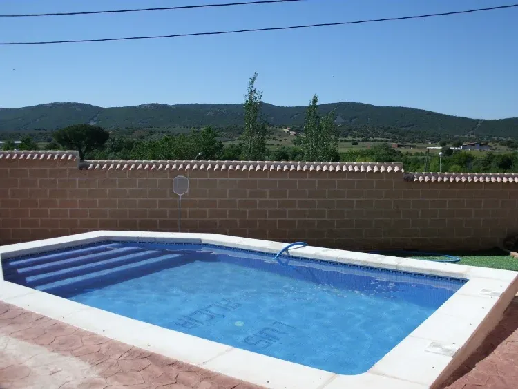 Imagen de Piscina con vistas a Cabañeros