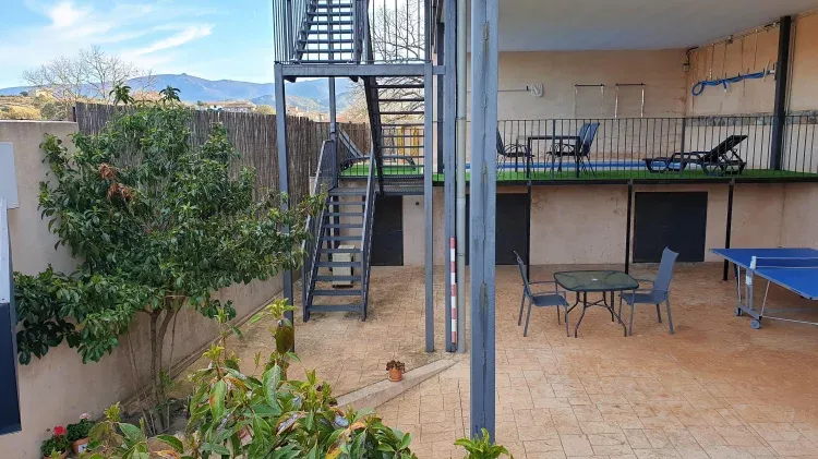 Imagen de Patio y piscina
