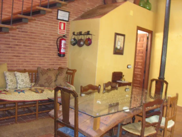 Imagen de comedor amplio.