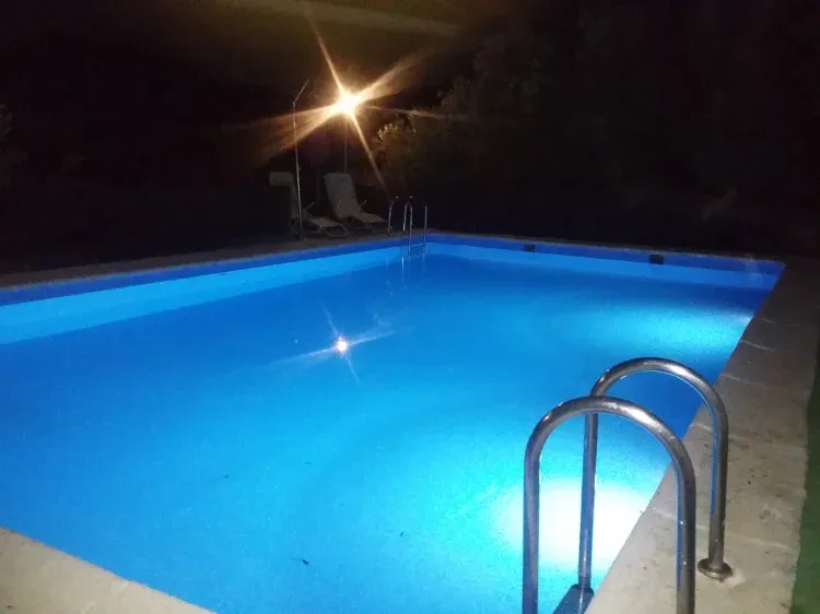 Imagen de Piscina Iluminada