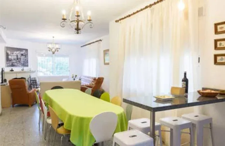 Imagen de Amplia zona de cocina - comedor - salón