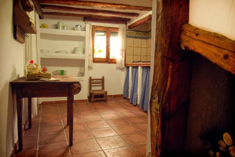 Imagen de Cocina típica con basar