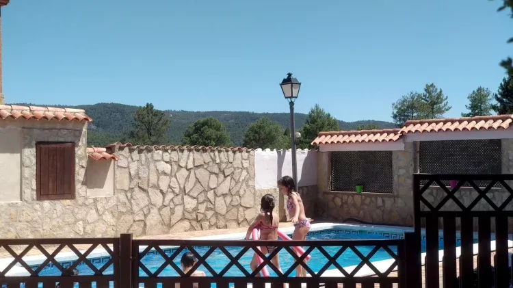 Imagen de que buenos ratos en la piscina