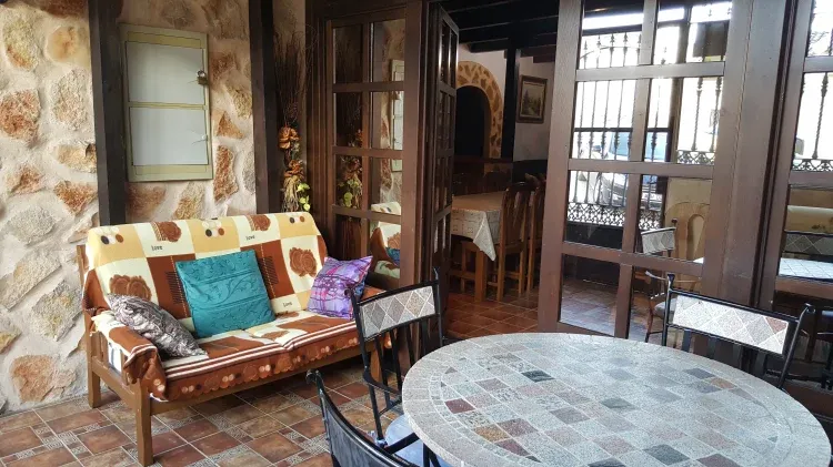 Imagen de Terraza exterior cubierta para descanso o lectura