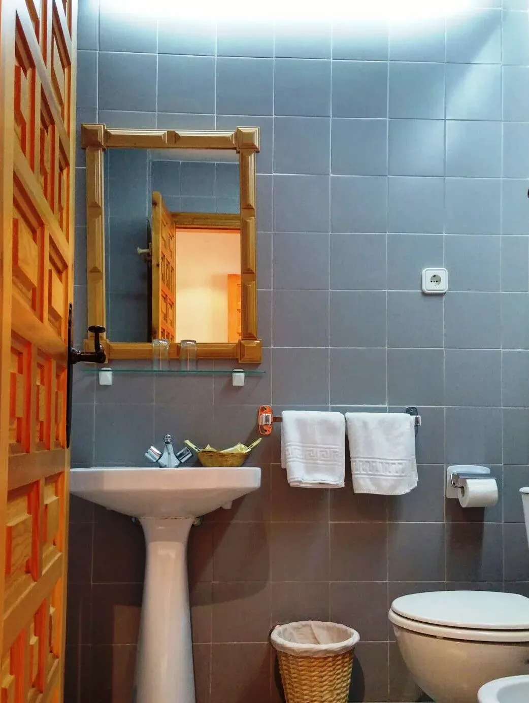 Imagen de Baño completo en la habitación