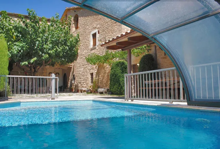 Imagen de Can Xargay y la piscina privada climatizada